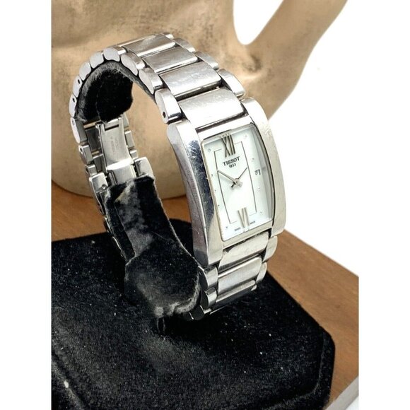 Tissot Women’s Watch Swiss Quartz Mother of Pearl Silver Steel T10530911… - Picture 2 of 13